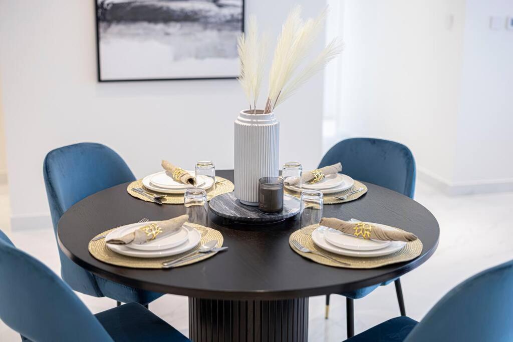 Magnificent - Luxurious 3 Bedroom With Marina View Appartement Dubaï