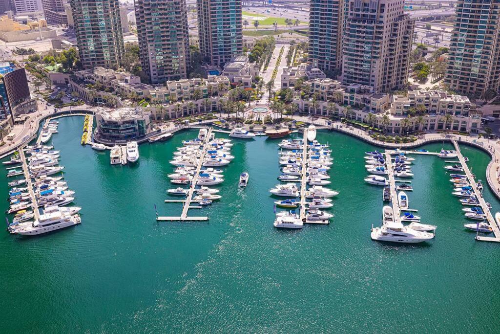 Magnificent - Luxurious 3 Bedroom With Marina View Appartement *